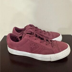 Suede red converse size 6